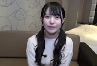 肌肉猛男網約雪白爆乳外圍騷女，超短裙美腿現金支付帶上套直接騎乘開操，一下下大力猛頂…