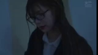 幸福老哥啪啪童颜大奶00后嫩妹今天新加入个眼镜妹3女1男，先用震动棒玩弄一番口交上位骑坐轮番上阵
